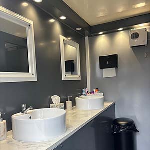 Showers and Hand Wash units for hire